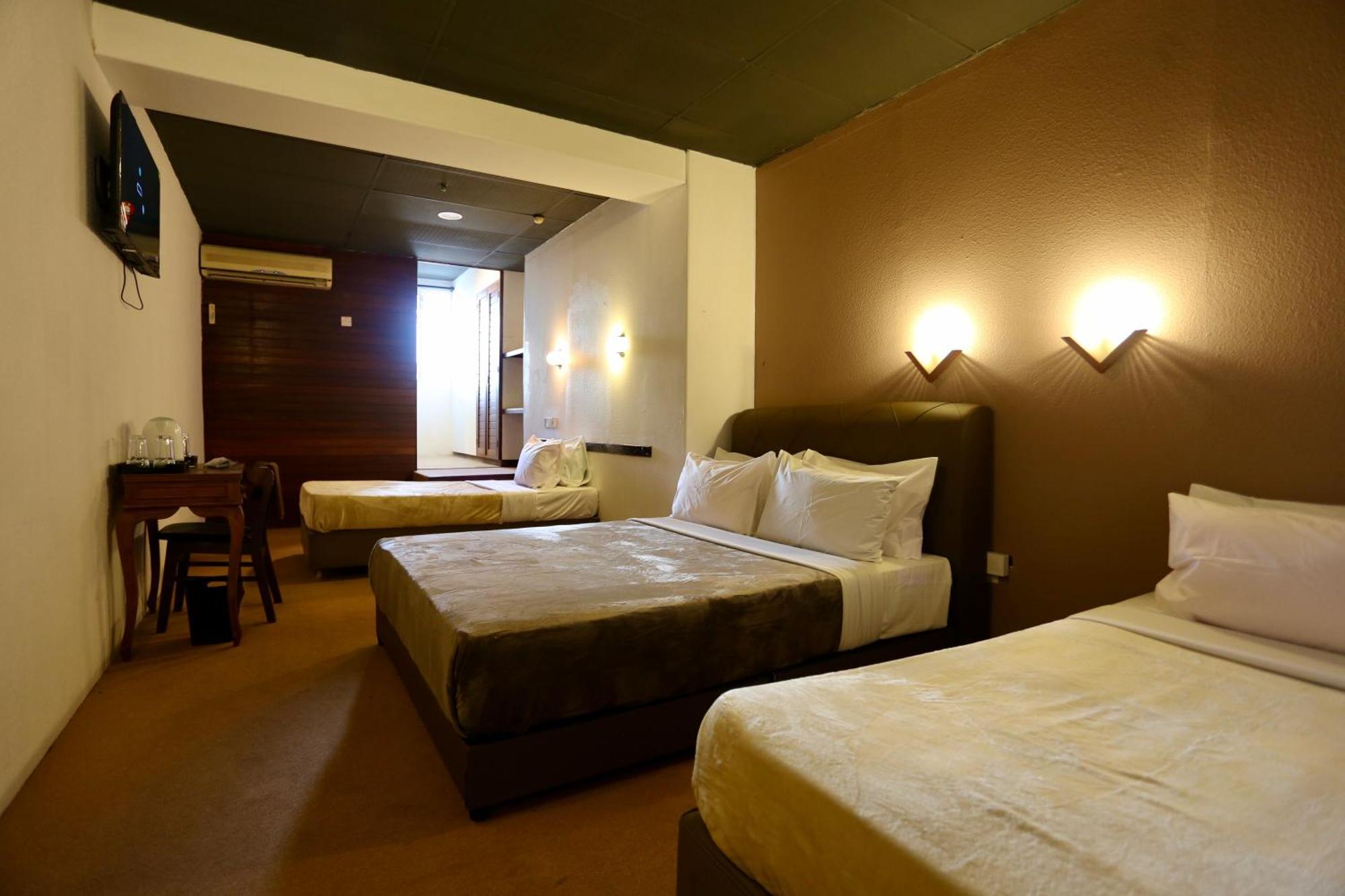Fata Hotel By Project Borneo กูชิง ภายนอก รูปภาพ